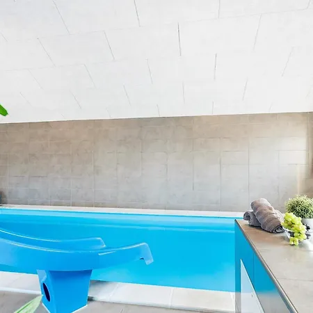 Dom wakacyjny Luxury Retreat With Pool *