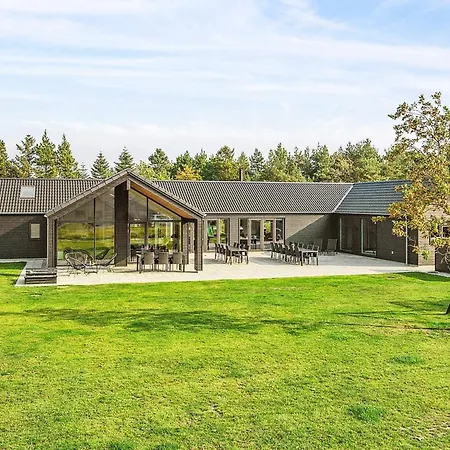 Luxury Retreat With Pool Feriehus *